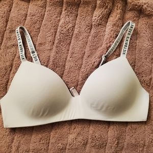 Victoria's Secret Wireless Bra Size 38C